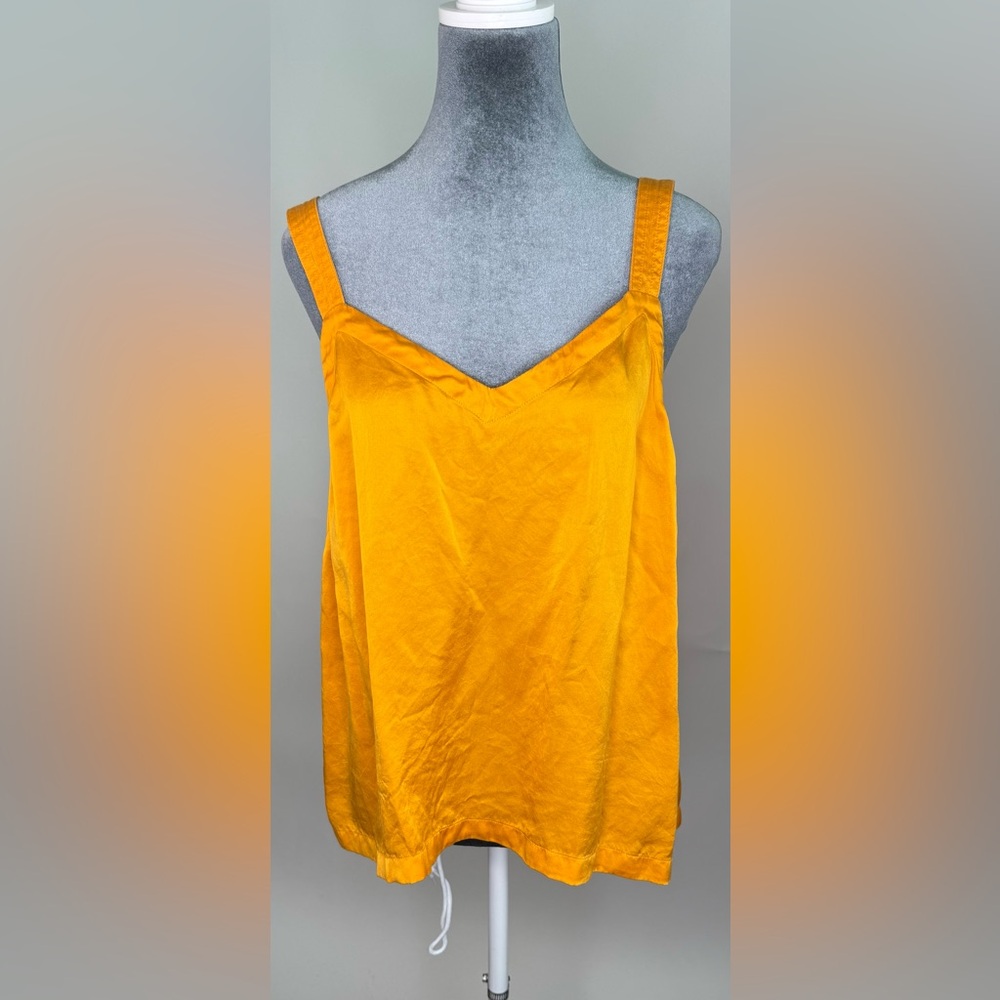 Anthropologie Floreat Tangerine Silk Tank
Size Medium